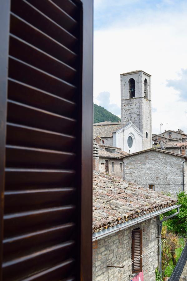 Bed and Breakfast Residenza Le Logge à Gubbio Extérieur photo