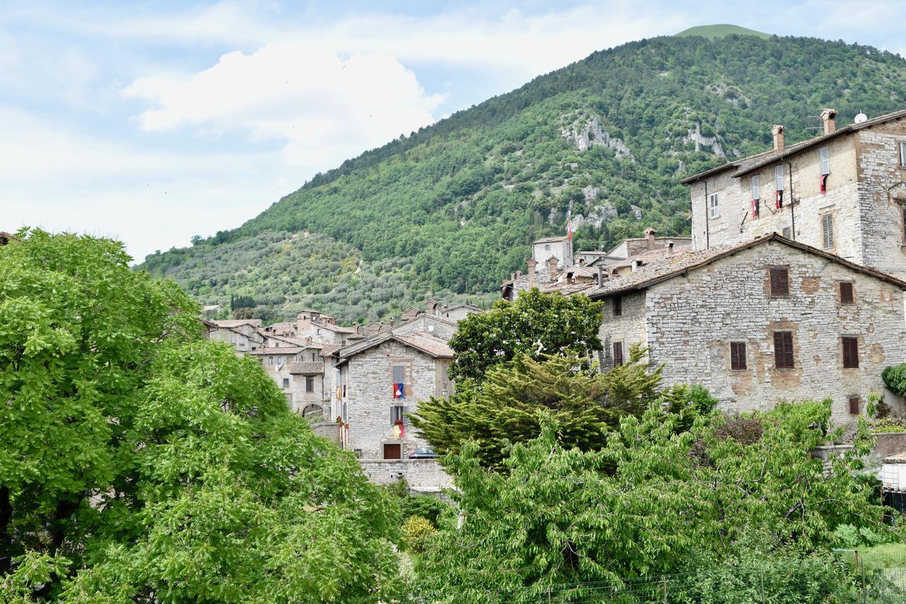 Bed and Breakfast Residenza Le Logge à Gubbio Extérieur photo